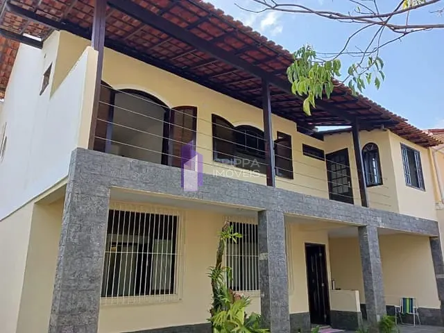 Casa 5 quartos e 5 banheiros, à venda, no bairro Itaipu em Niterói