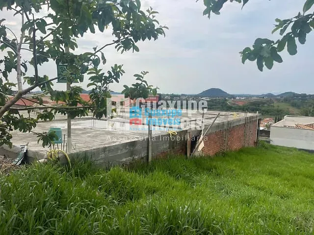 Casa com 220m², à venda, no bairro Nova Floresta I em GUAXUPÉ
