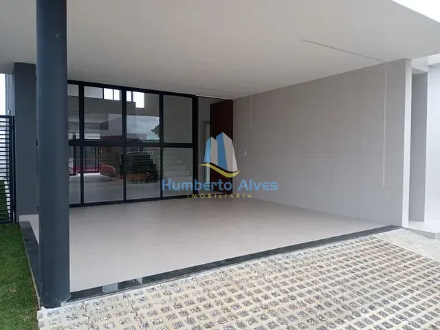Casa 3 quartos e 4 banheiros, à venda, no bairro Universidade em Vitória da Conquista