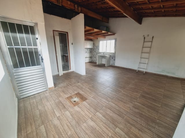 Casa com 90m² 3 quartos e 1 banheiro, para alugar, no bairro Jardim Roberto em Osasco