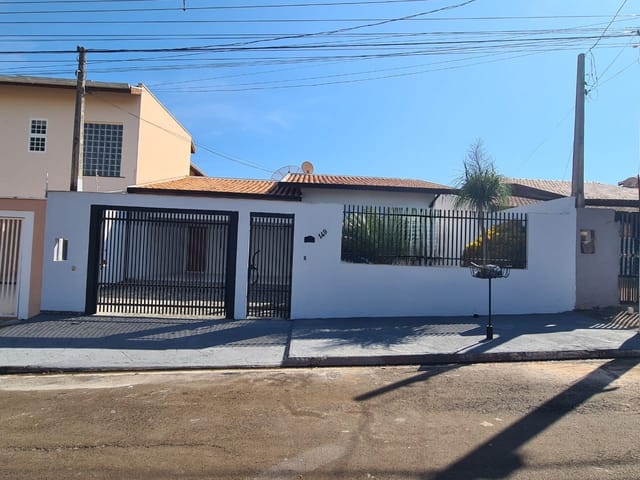 Foto do Casa - Casa super espaçosa com 4 quartos, podendo ter o quinto quarto e 3 banheiros à venda, no bairro Imigrantes, em Holambra, SP | Conecte Imóvel