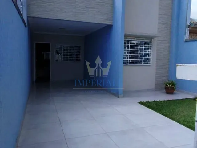 Casa 3 quartos e 2 banheiros, à venda, no bairro Uvaranas em Ponta Grossa