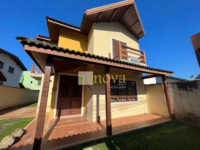 Casa com 250m² 3 quartos e 2 banheiros, à venda, no bairro Martim de Sá em Caraguatatuba