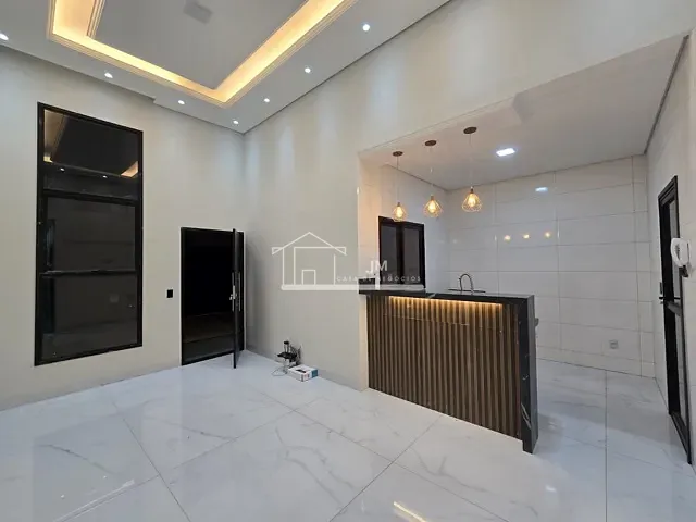 Casa com 150m² 3 quartos e 2 banheiros, à venda, no bairro Novo Mundo em Uberlândia