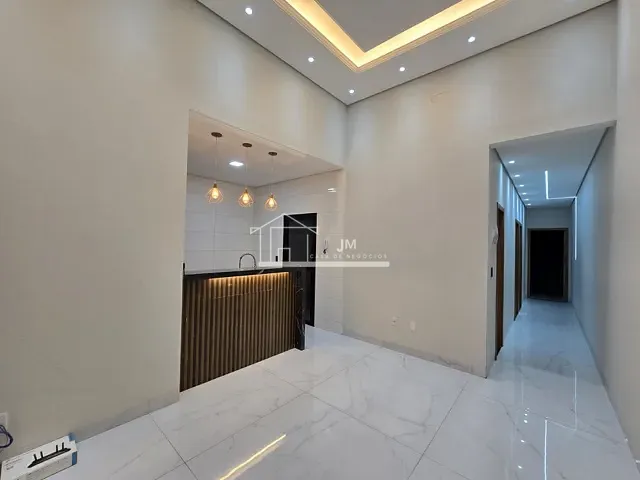 Casa com 150m² 3 quartos e 2 banheiros, à venda, no bairro Novo Mundo em Uberlândia