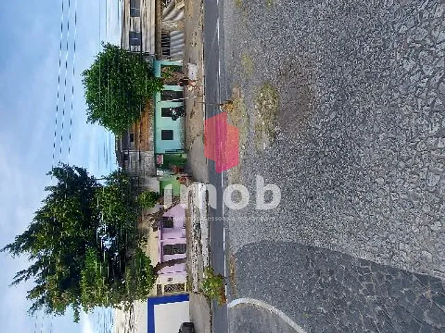 Casa à venda, no bairro Jacintinho em Maceió