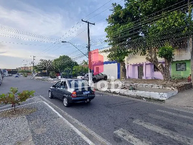 Casa à venda, no bairro Jacintinho em Maceió