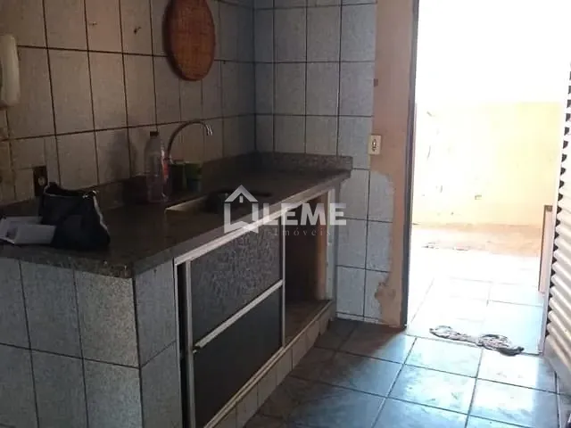 Casa com 170m² 3 quartos e 1 banheiro, à venda, no bairro Jardim Renovação em Guaranésia
