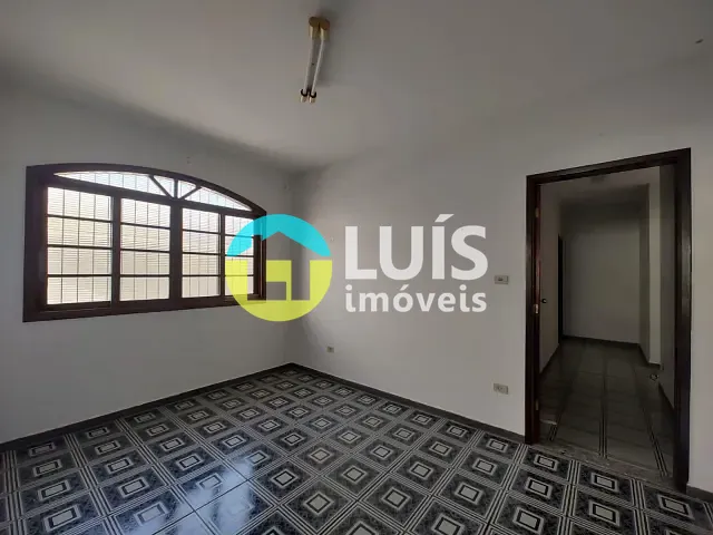 Casa 3 quartos e 3 banheiros, para alugar, no bairro Centro em Guaranésia