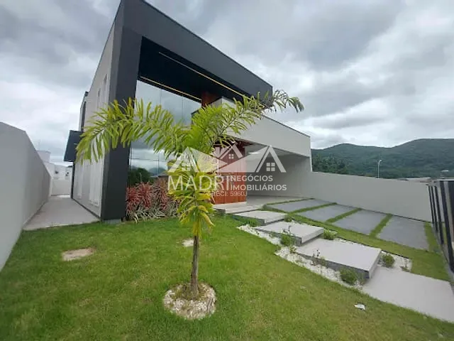 Casa com 360m² 3 quartos e 3 banheiros, à venda, no bairro Sul do Rio em Santo Amaro da Imperatriz