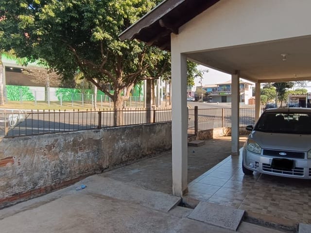 Casa com 317m² 2 quartos e 2 banheiros, à venda, no bairro Parque Residencial Ana Rosa em Cambé
