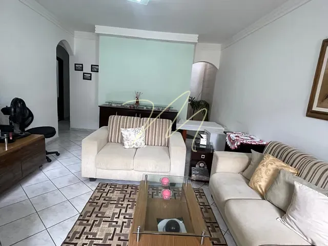 Casa 4 quartos e 3 banheiros, à venda, no bairro Hernani Sá em Ilhéus