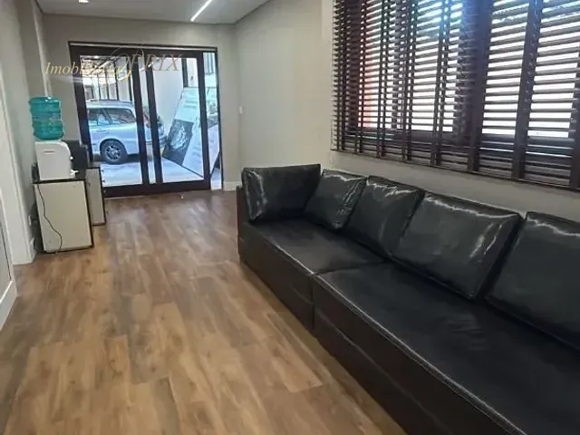 Casa com 188m², para alugar, no bairro Bacacheri em Curitiba