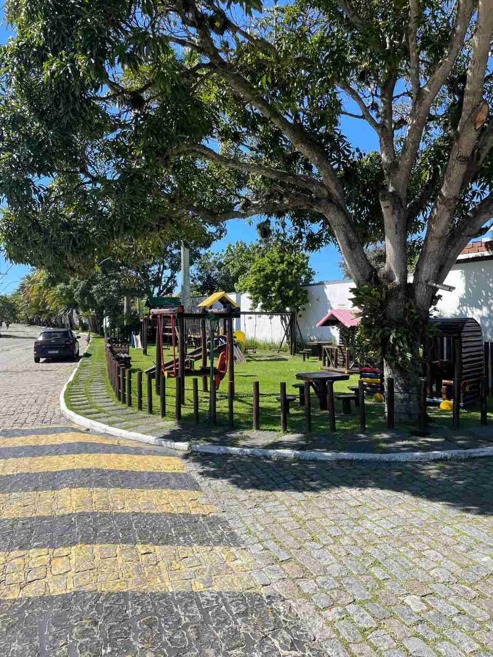 Casa para alugar com 5 quartos, 1187m² - Foto 2