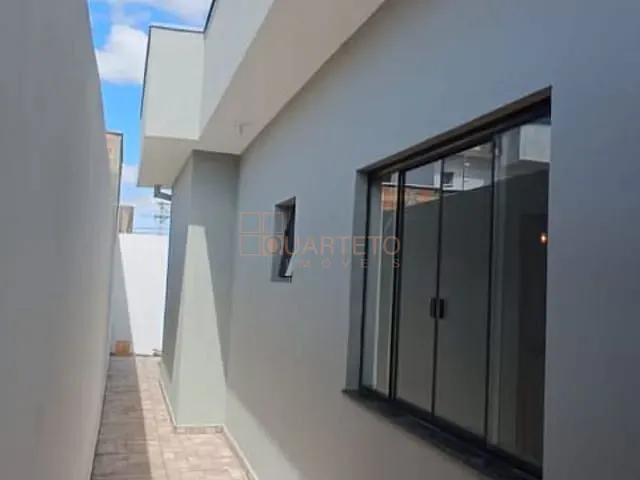 Casa com 175m² 3 quartos e 2 banheiros, à venda, no bairro Vista Alegre II em Itapeva