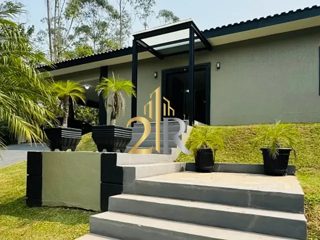 Casa com 1587m² 4 quartos e 3 banheiros, à venda, no bairro Fazenda da Ilha em Embu-Guaçu