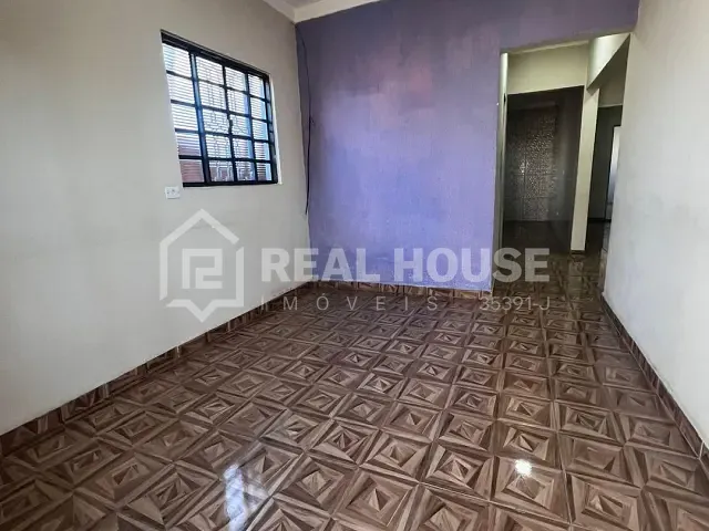 Casa 6 quartos e 2 banheiros, à venda, no bairro Lopes de Oliveira em Sorocaba