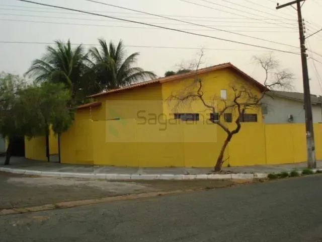 Casa com 203m² 3 quartos e 2 banheiros, à venda, no bairro Bandeirante em Caldas Novas