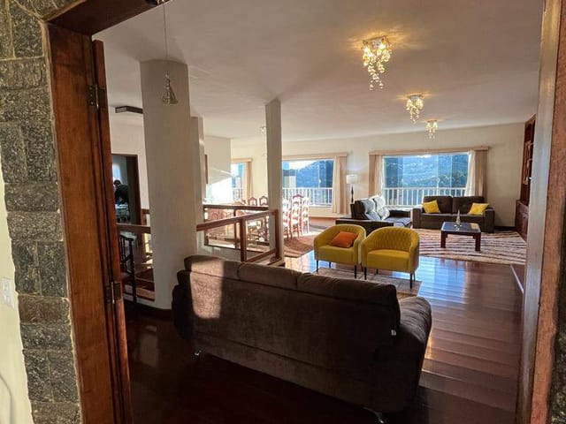 Casa com 3000m², à venda, no bairro Quitandinha em Petrópolis