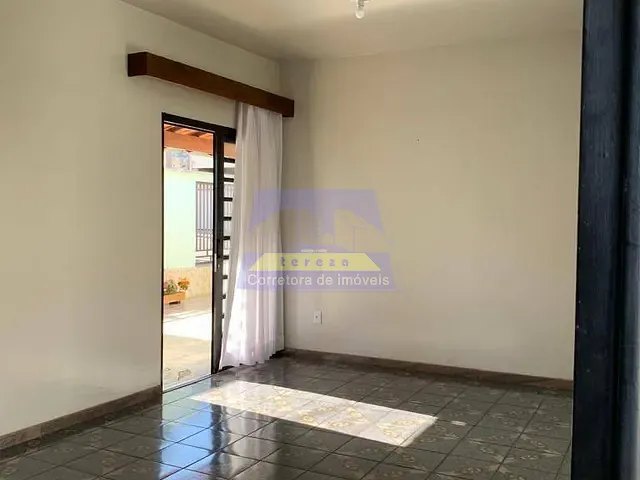 Casa 3 quartos e 2 banheiros, à venda, no bairro São Pedro em Itabira