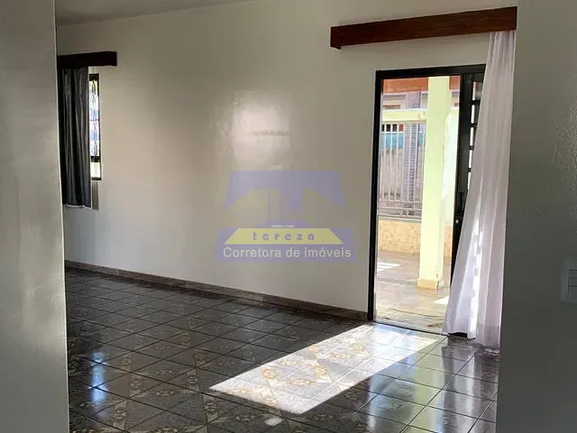 Casa 3 quartos e 2 banheiros, à venda, no bairro São Pedro em Itabira