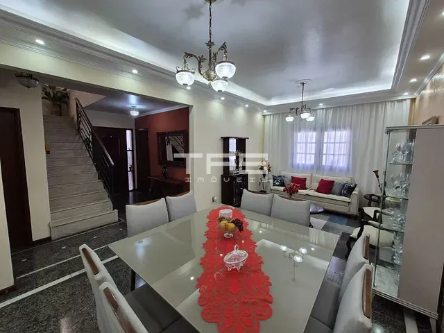 Casa com 355m² 4 quartos e 3 banheiros, à venda, no bairro Vila Paraíba em Guaratinguetá
