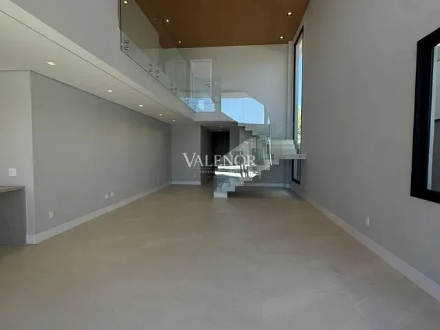 Casa com 360m² 3 quartos e 5 banheiros, à venda, no bairro Loteamento Brisas do Lago em Jundiaí