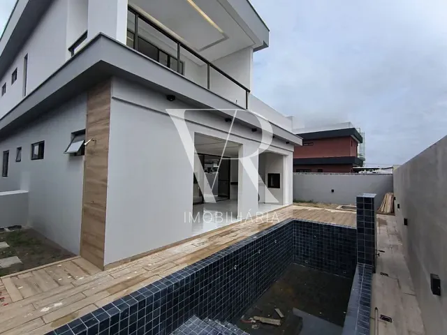 Casa 4 quartos e 4 banheiros, à venda, no bairro Centro em Bayeux