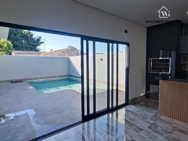 Casa com 300m² 2 quartos e 1 banheiro, à venda, no bairro Parque Pioneiros em Sarandi