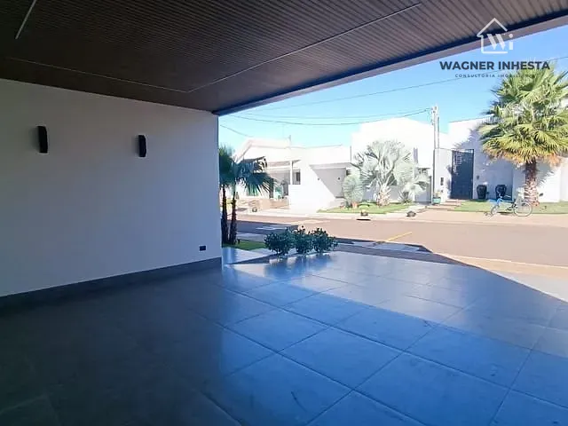 Casa com 300m² 2 quartos e 1 banheiro, à venda, no bairro Parque Pioneiros em Sarandi