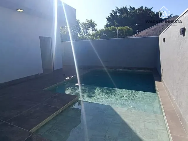 Casa com 300m² 2 quartos e 1 banheiro, à venda, no bairro Parque Pioneiros em Sarandi