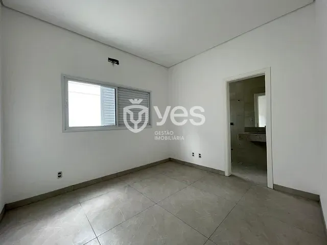 Casa com 420m² 3 quartos e 2 banheiros, à venda, no bairro Residencial Villágio I em Araxá