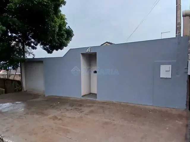 Casa 3 quartos e 1 banheiro, para alugar, no bairro Núcleo Habitacional Afonso Alves de Camargo em Apucarana