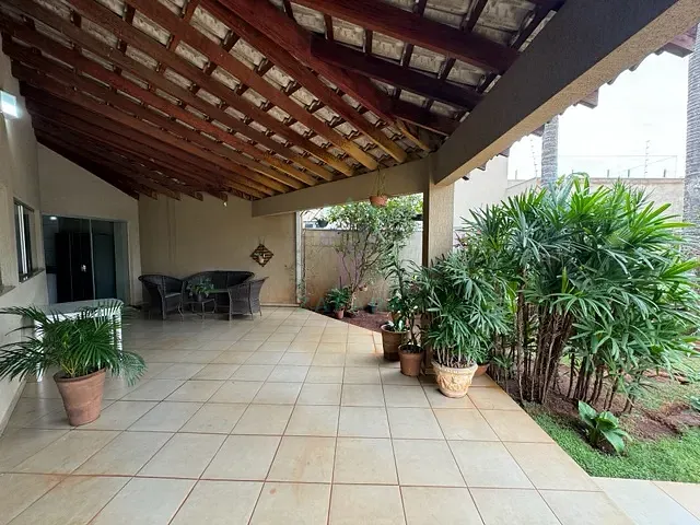 Casa com 360m² 3 quartos e 5 banheiros, à venda, no bairro Jardim Itatiaia em Campo Grande