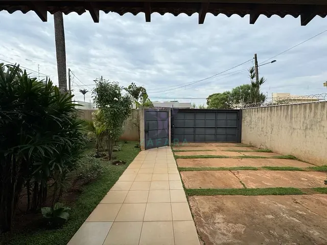 Casa com 360m² 3 quartos e 5 banheiros, à venda, no bairro Jardim Itatiaia em Campo Grande