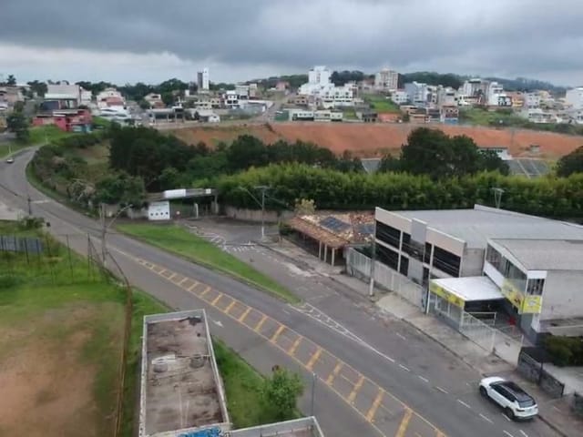 Casa com 324m² 2 quartos e 2 banheiros, à venda, no bairro Aeroporto em Juiz de Fora