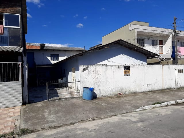 Casa 1 quarto e 1 banheiro, à venda, no bairro Cordeiros em Itajaí