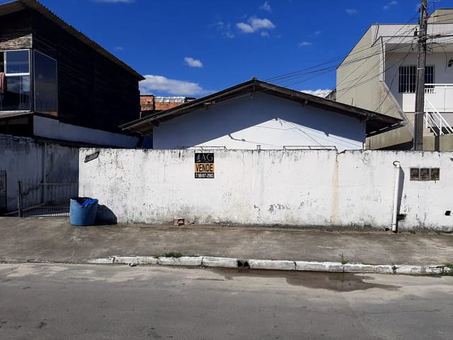 Casa 1 quarto e 1 banheiro, à venda, no bairro Cordeiros em Itajaí