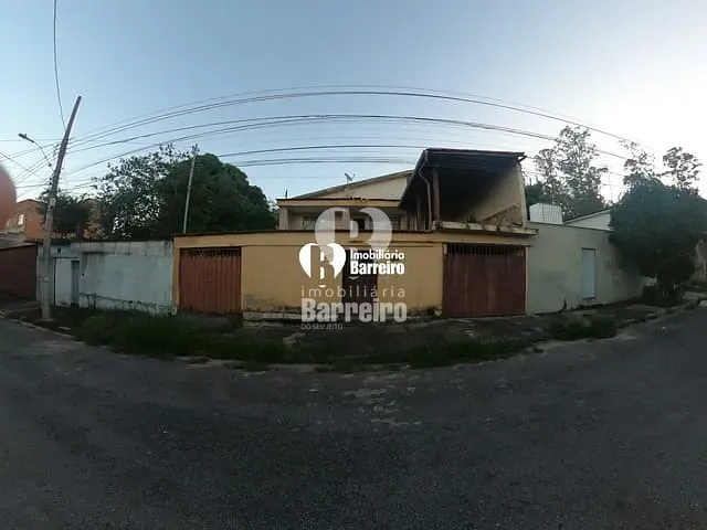 Casa 5 quartos e 2 banheiros, à venda, no bairro Indústrias I (Barreiro) em Belo Horizonte