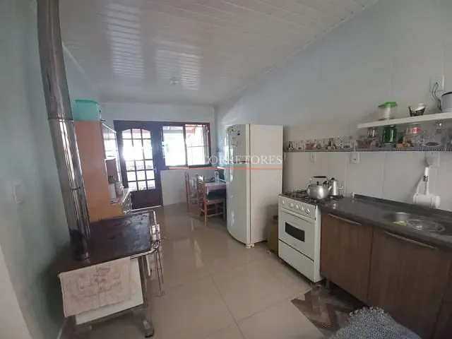 Casa com 300m² 2 quartos e 1 banheiro, à venda, no bairro Parque Granja Esperança em Cachoeirinha