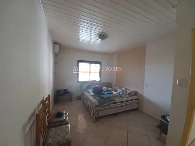 Casa com 300m² 2 quartos e 1 banheiro, à venda, no bairro Parque Granja Esperança em Cachoeirinha