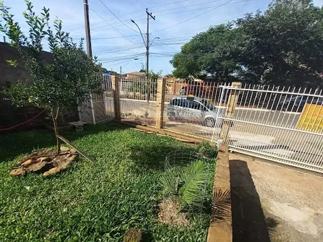 Casa com 300m² 2 quartos e 1 banheiro, à venda, no bairro Parque Granja Esperança em Cachoeirinha