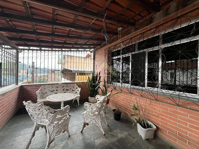 Casa 3 quartos e 1 banheiro, à venda, no bairro Eldorado em Juiz de Fora