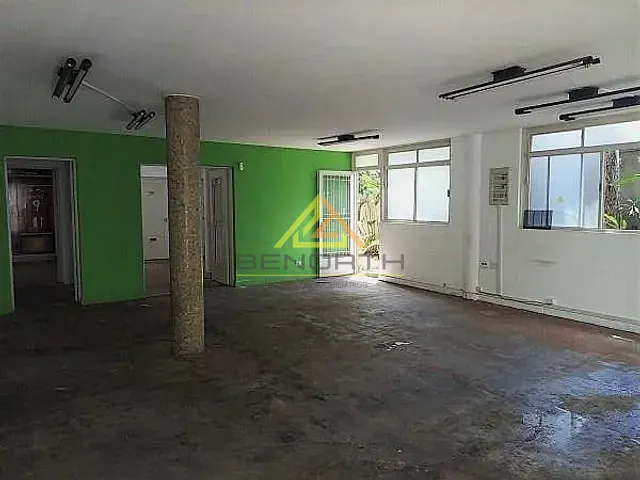 Casa com 685m², para alugar, no bairro Pacaembu em São Paulo