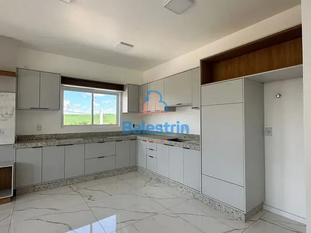 Casa 2 quartos e 2 banheiros, à venda, no bairro Das Nações em Fraiburgo