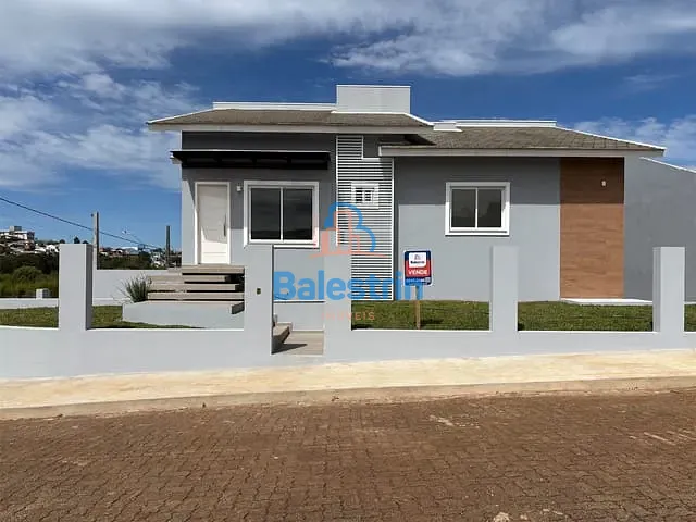 Casa 2 quartos e 2 banheiros, à venda, no bairro Das Nações em Fraiburgo