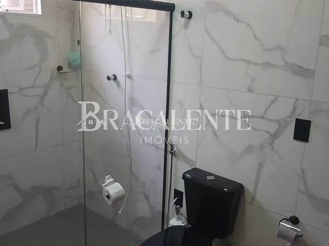 Casa com 300m², à venda, no bairro JARDIM CELANI em VALINHOS