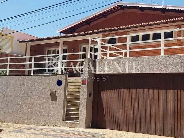Casa com 300m², à venda, no bairro JARDIM CELANI em VALINHOS