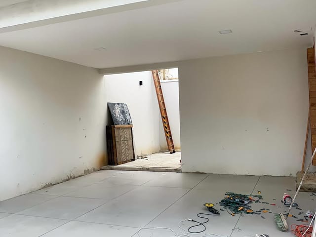 Casa com 300m² 4 quartos e 5 banheiros, à venda, no bairro Lagoa Santa em Governador Valadares