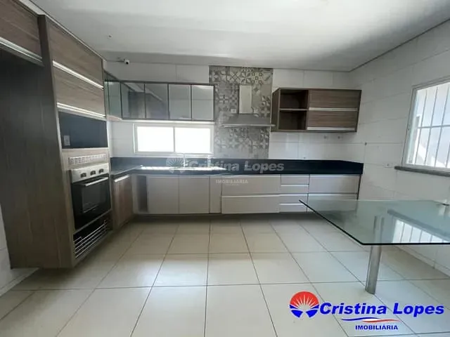 Casa com 426m² 4 quartos e 5 banheiros, à venda, no bairro Lourival Parente em Teresina